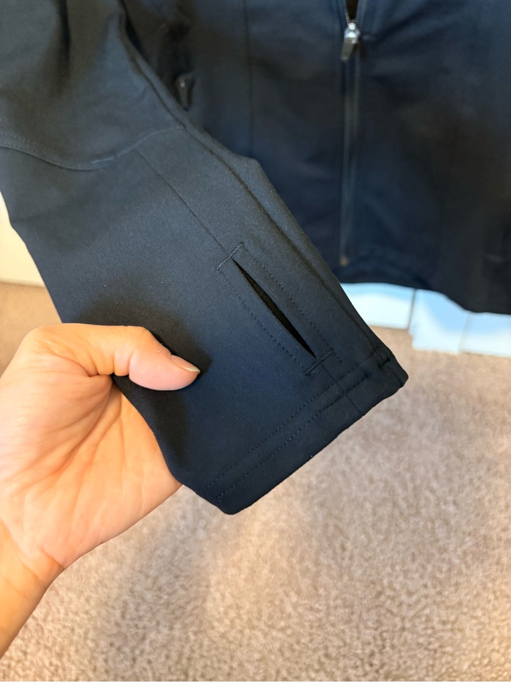NWT Spyder Active Women’s Full Zip Performance Jacket Small Black - Picture 11 of 11